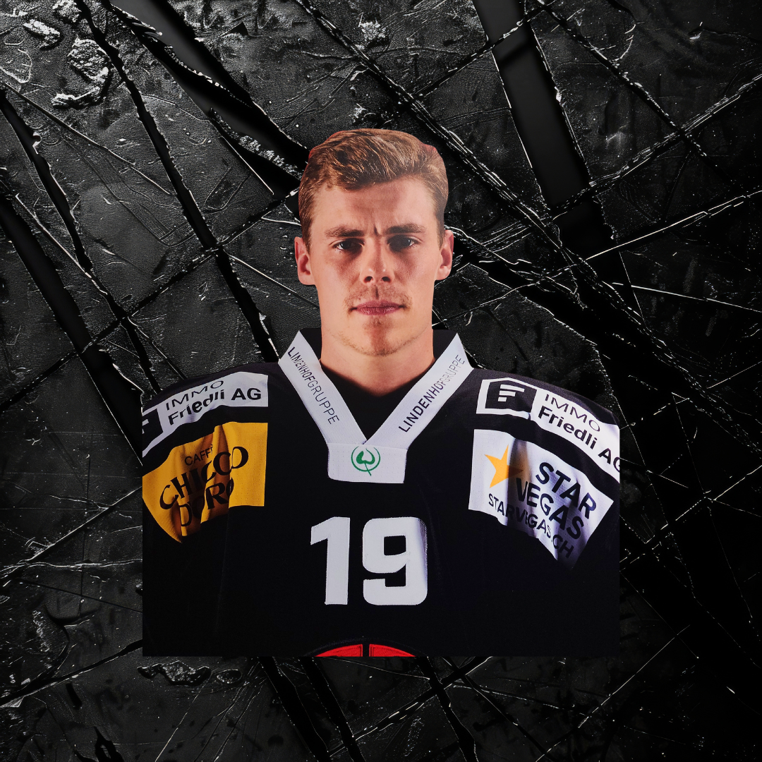 Lebensgrosser Aufsteller von Waltteri Merelä