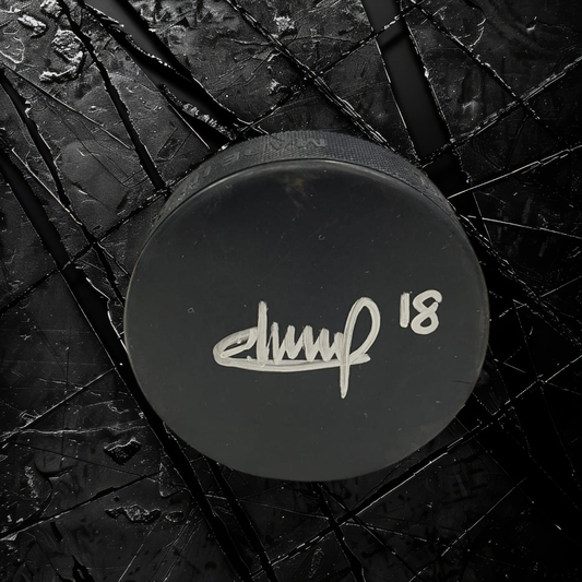 Trainingspuck unterschrieben von Emma Ingold